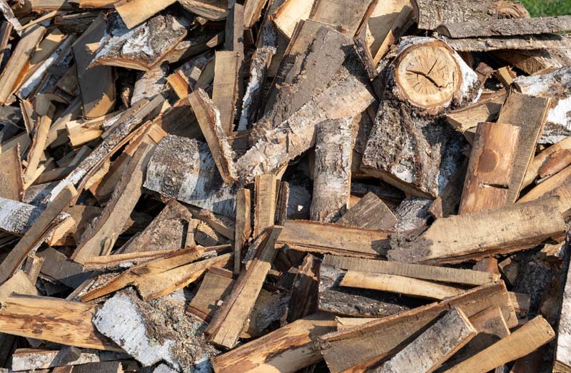 Stock de bois de chauffage pour l'hiver