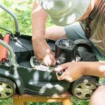 Vaut-il la peine de réparer une tondeuse à gazon ?